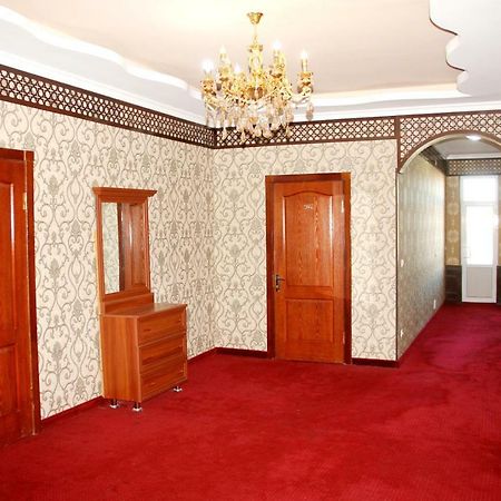 Madrasa Aminxon Hotel Хива Екстериор снимка