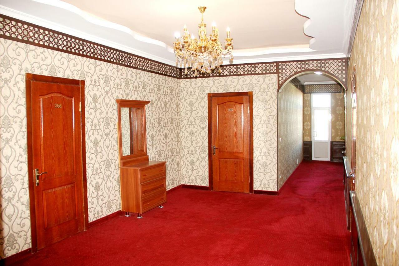 Madrasa Aminxon Hotel Хива Екстериор снимка